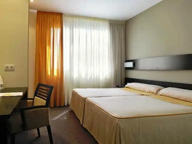 Hotel Pamplona Cross Elorz 