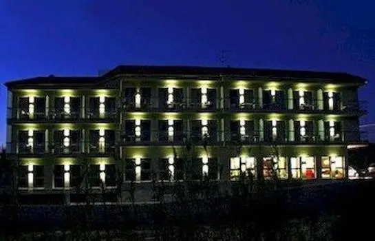 Royal Nayef Hotel 