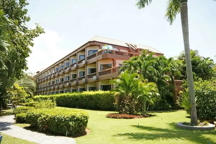 Botany Beach Resort 