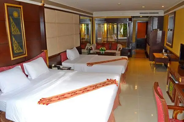 Floral Hotel Dolphin Circle Pattaya 