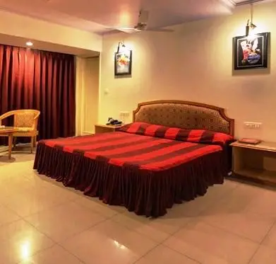 OYO 15359 Hotel Kachandeep 