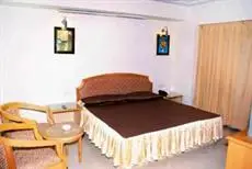 OYO 15359 Hotel Kachandeep 