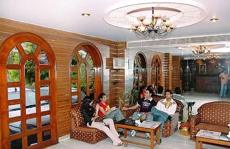 OYO 15359 Hotel Kachandeep 