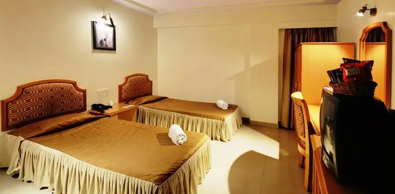 OYO 15359 Hotel Kachandeep 