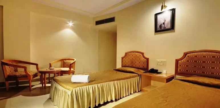 OYO 15359 Hotel Kachandeep 