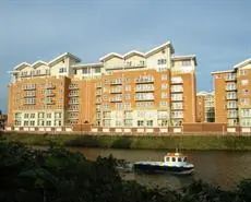 Century Wharf Serviced Apartments 