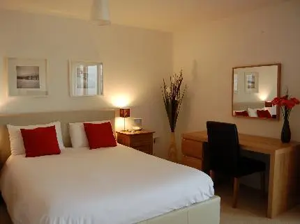 Century Wharf Serviced Apartments 