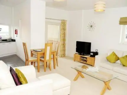 Century Wharf Serviced Apartments 