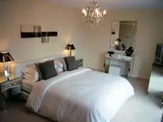 Century Wharf Serviced Apartments 