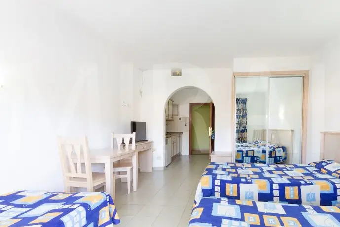 Apartamentos La Carabela 