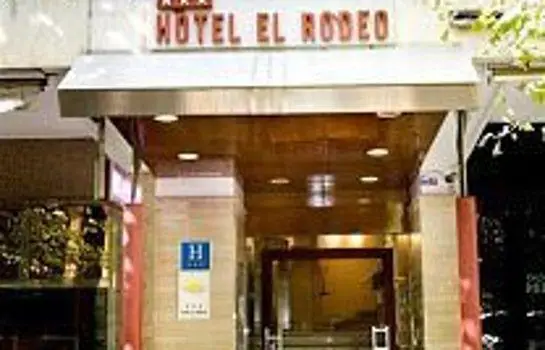 Hotel Monarque El Rodeo