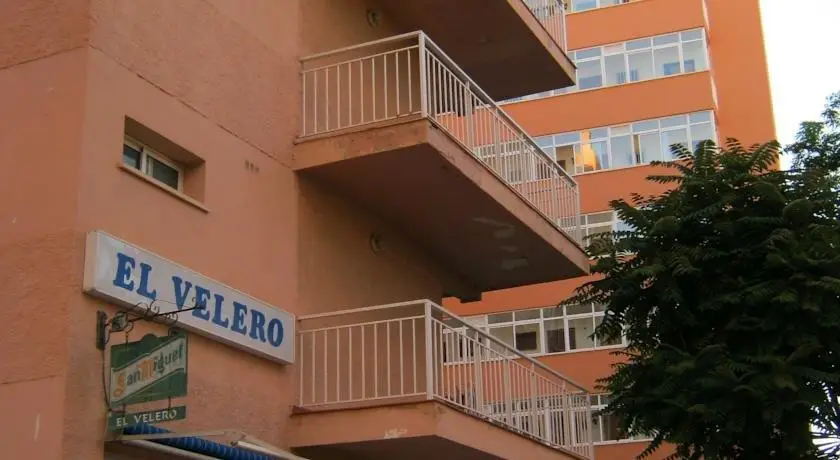 El Velero Apartments 