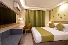 Crown Regency Hotel Makati 