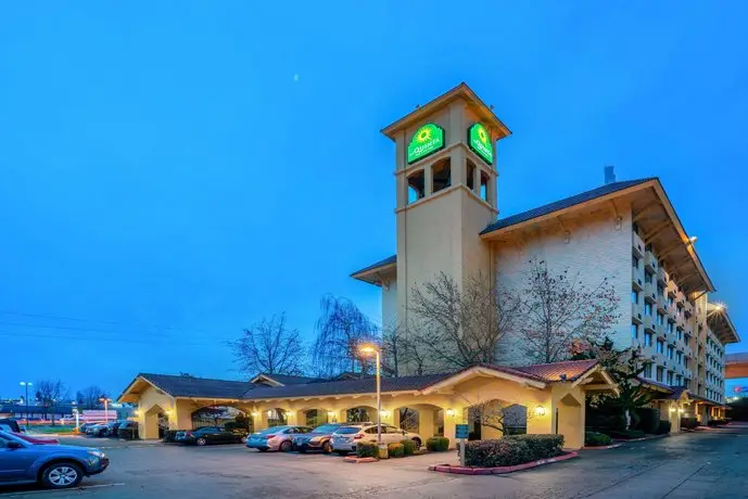 La Quinta Inn & Suites Seattle Sea-Tac Airport 