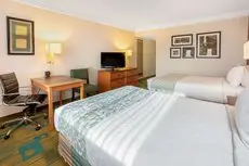 La Quinta Inn & Suites Seattle Sea-Tac Airport 