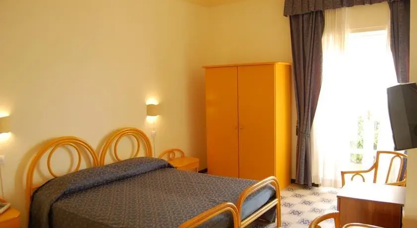 Hotel Giardino Sul Mare 