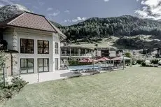 Castello Falkner Chalets & Residences 