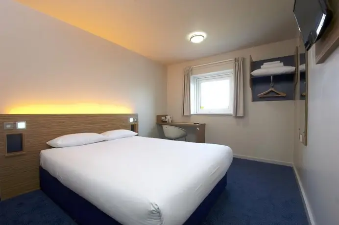 Travelodge Perth Broxden Junction