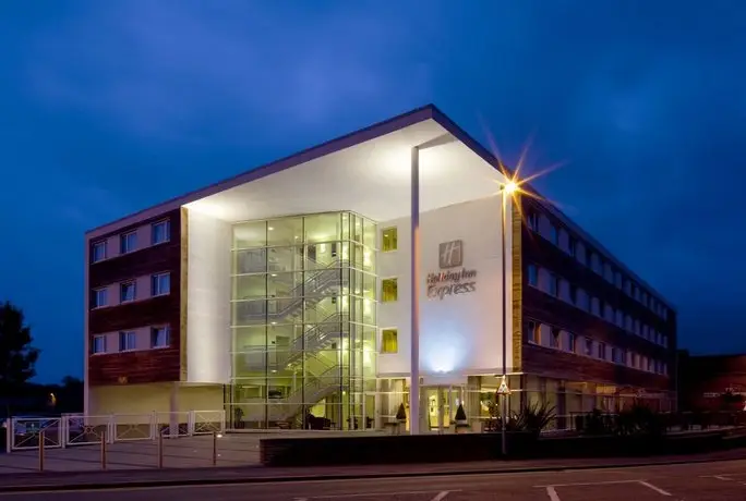 Holiday Inn Express Chester Racecourse