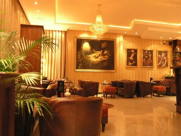 The Regent Club Hotel 