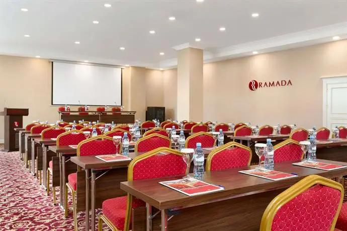 Ramada Baku Hotel 