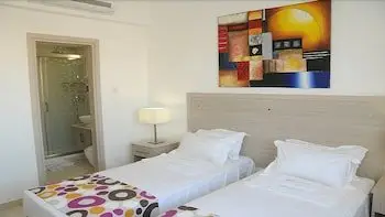 Frixos Suites Hotel Apartments