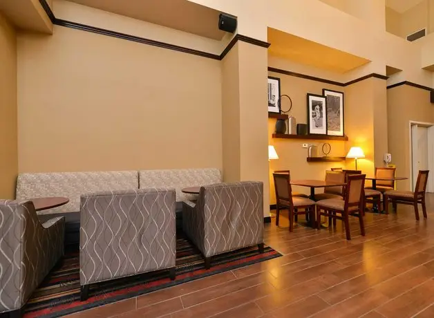 Hampton Inn & Suites by Hilton Edmonton International Airport 