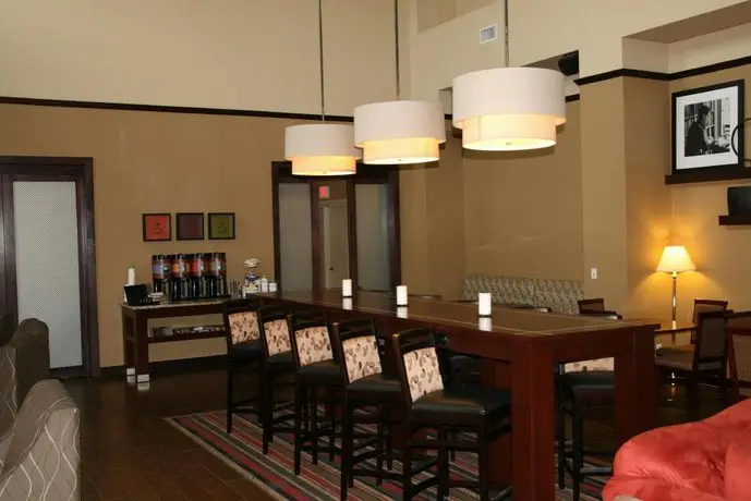 Hampton Inn & Suites by Hilton Edmonton International Airport 