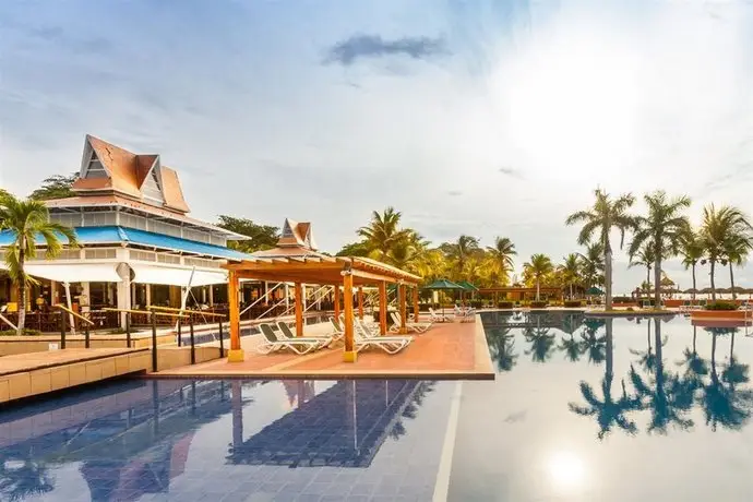 Royal Decameron Golf Beach Resort & Villas