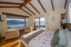 Elephant Hide of Knysna Guest Lodge 