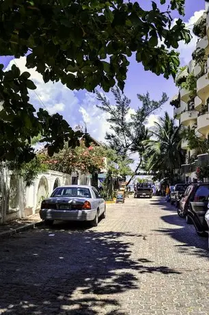 Blue Palms Condos By Kamuvan 