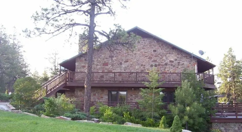 Canyon Crest Lodge