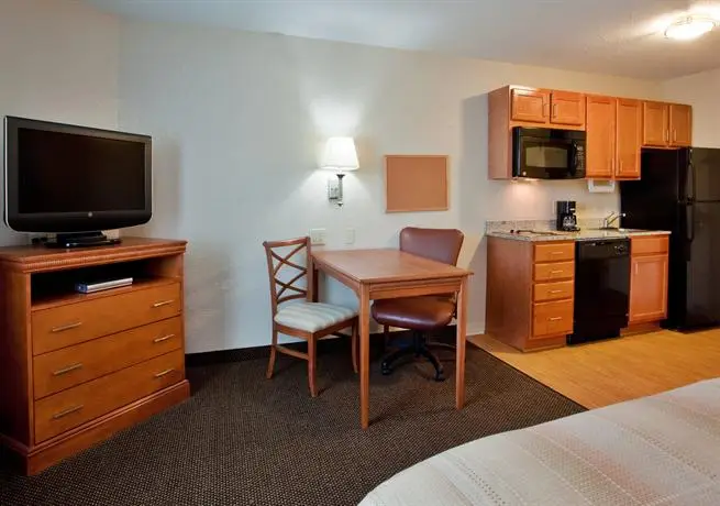 Candlewood Suites Chesapeake-Suffolk 