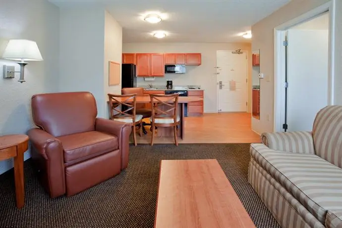 Candlewood Suites Chesapeake-Suffolk 