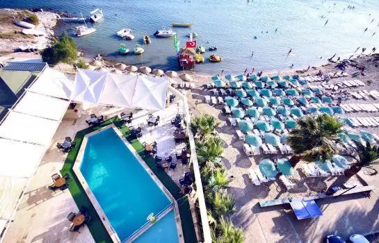 Tuntas Beach Hotel Altinkum