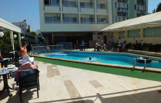 Tuntas Beach Hotel Altinkum 