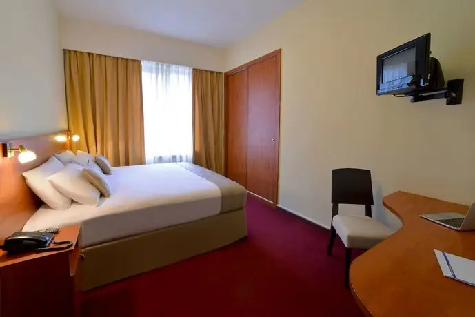 Minotel Barsam Suites 