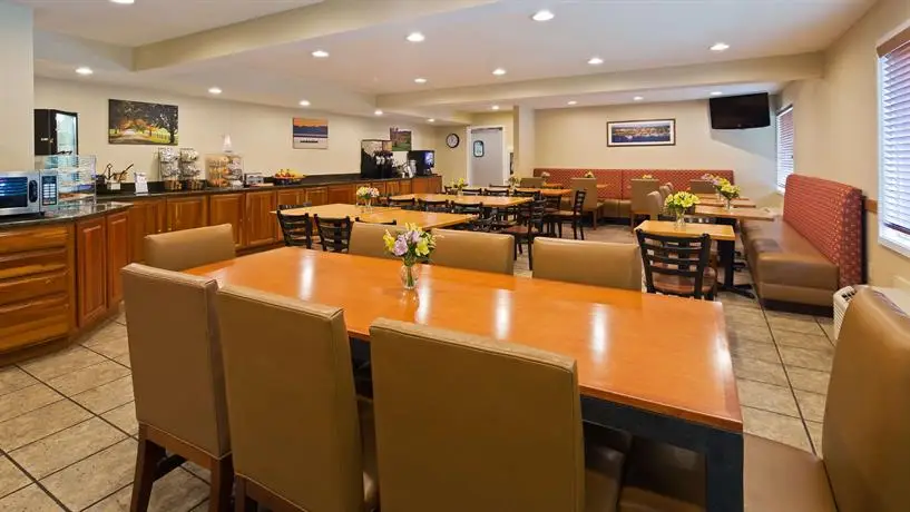 BEST WESTERN Plus Windjammer Inn & Conference Center