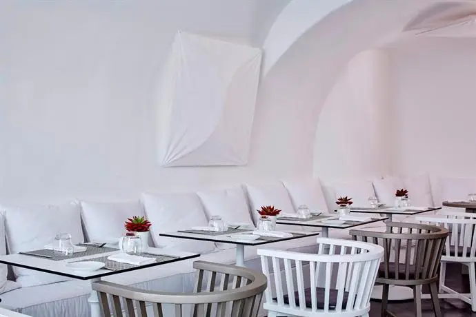 Katikies Chromata Santorini - The Leading Hotels of the World 