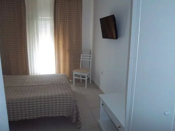 Milos Apartments Afytos 