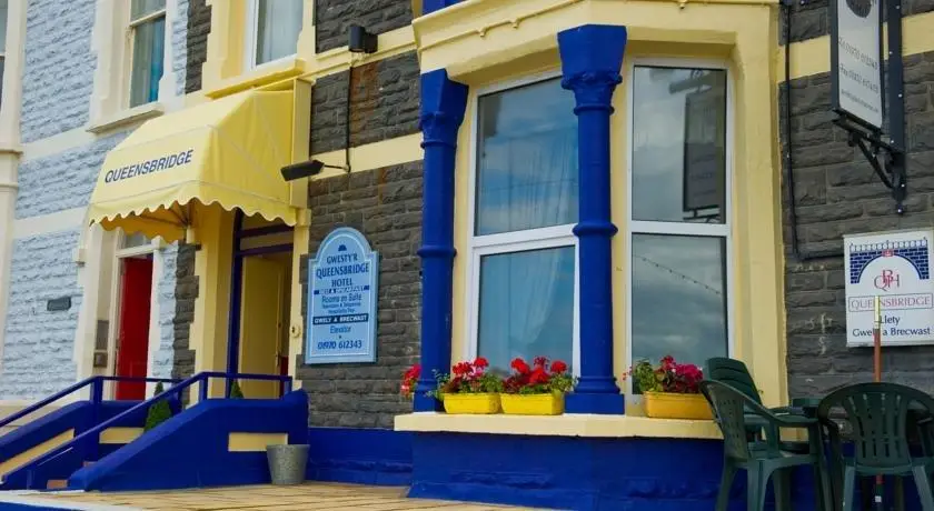 Queensbridge Hotel