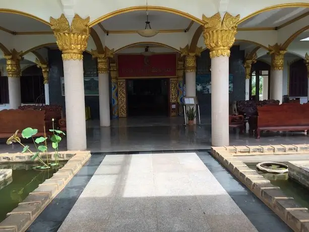 Champasak Palace Hotel 