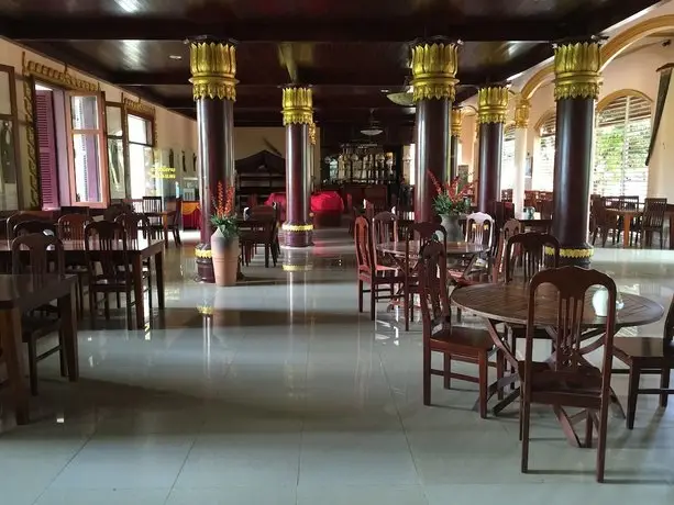 Champasak Palace Hotel 