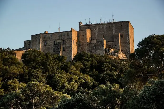 Petit Hotel Hostatgeria Sant Salvador 