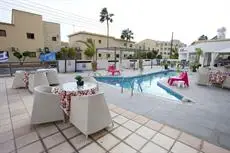 The Palms Hotel Apartments 