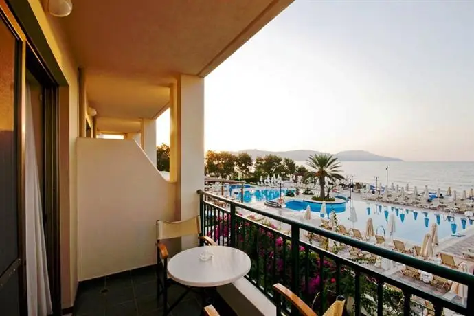 Hydramis Palace Beach Resort