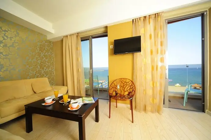 Steris Elegant Beach Hotel & Apartments 