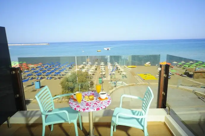 Steris Elegant Beach Hotel & Apartments 