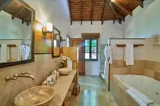 Calabash Luxury Boutique Hotel 