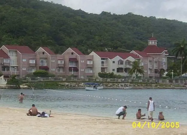 Fisherman's Point Resort 